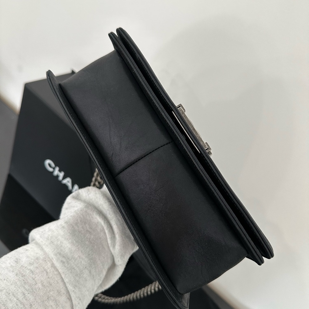 Chanel Medium Boy Bag - Picture 8 of 8